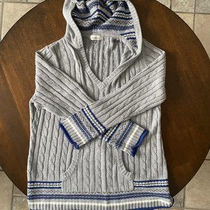 Women's hooded sweater
